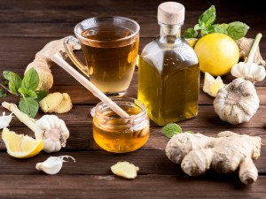 Güçlü Bir Bağışıklık İçin Zencefil, Zerdeçal ve Elma Sirkesinin Önemi